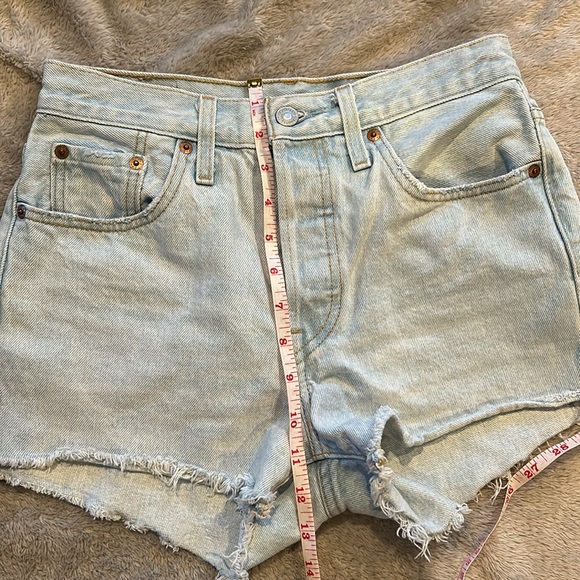 Levi’s 501 Shorts - Picture 5 of 6